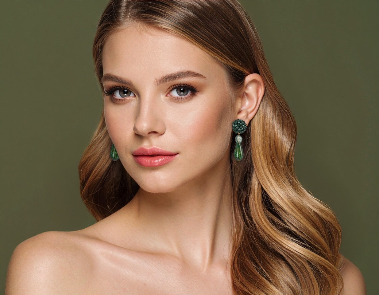 Soreia stud earrings